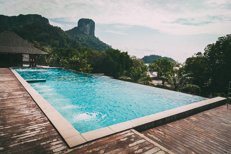 Railay Princess Resort & Spa - piscina com borda infinita
