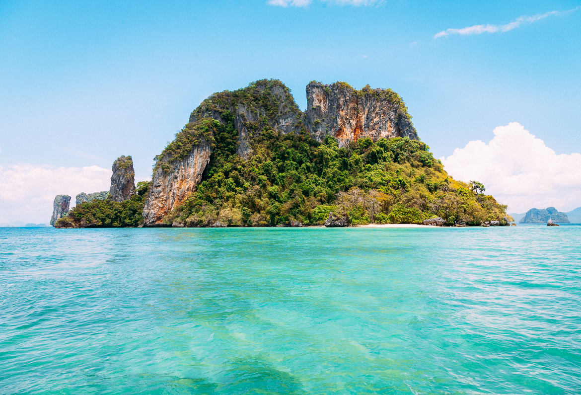 Ilha próxima a Koh Phak Bia