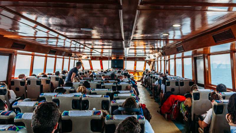 Dentro do ferry