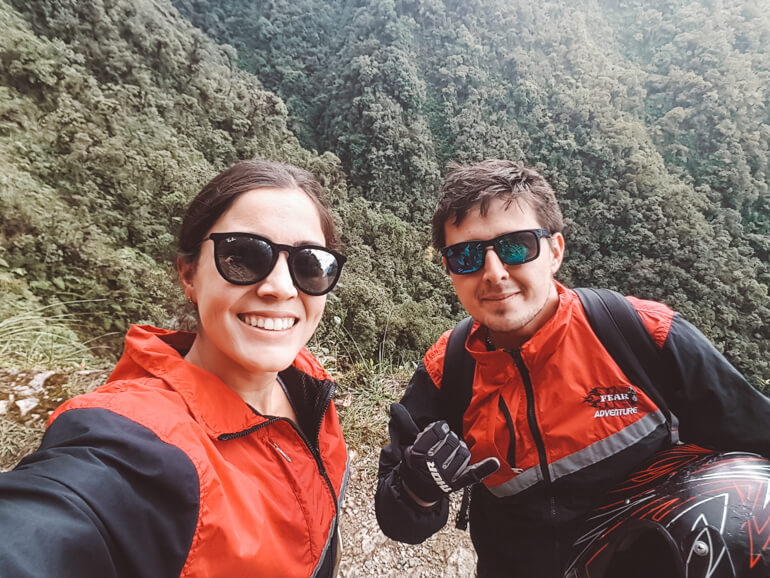 Estrada da Morte de bicicleta, Bolívia: selfie no final
