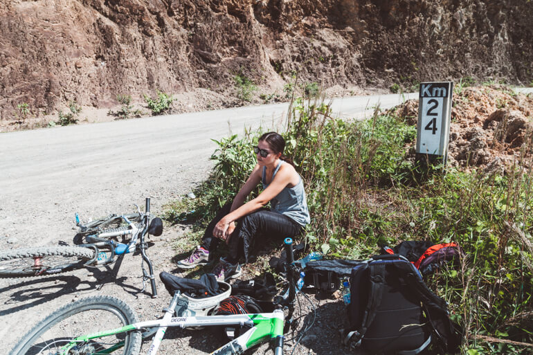 Estrada da Morte de bicicleta, Bolívia: Geisi cansada