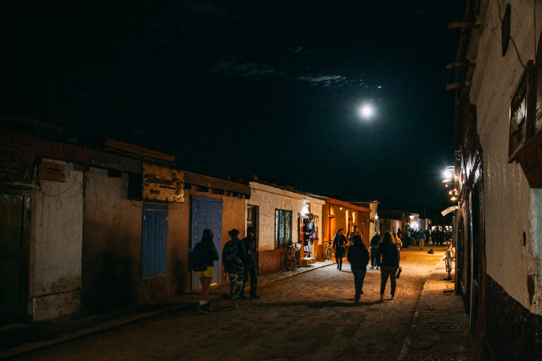 Quanto custa conhecer o Atacama? - San Pedro à noite
