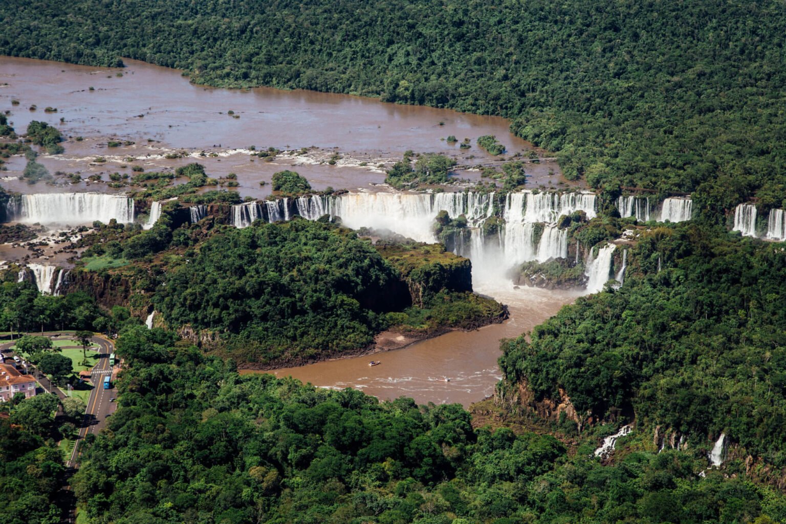 Cataratas do Iguaçu vista do alto | Passeio de helicóptero em Foz do Iguaçu