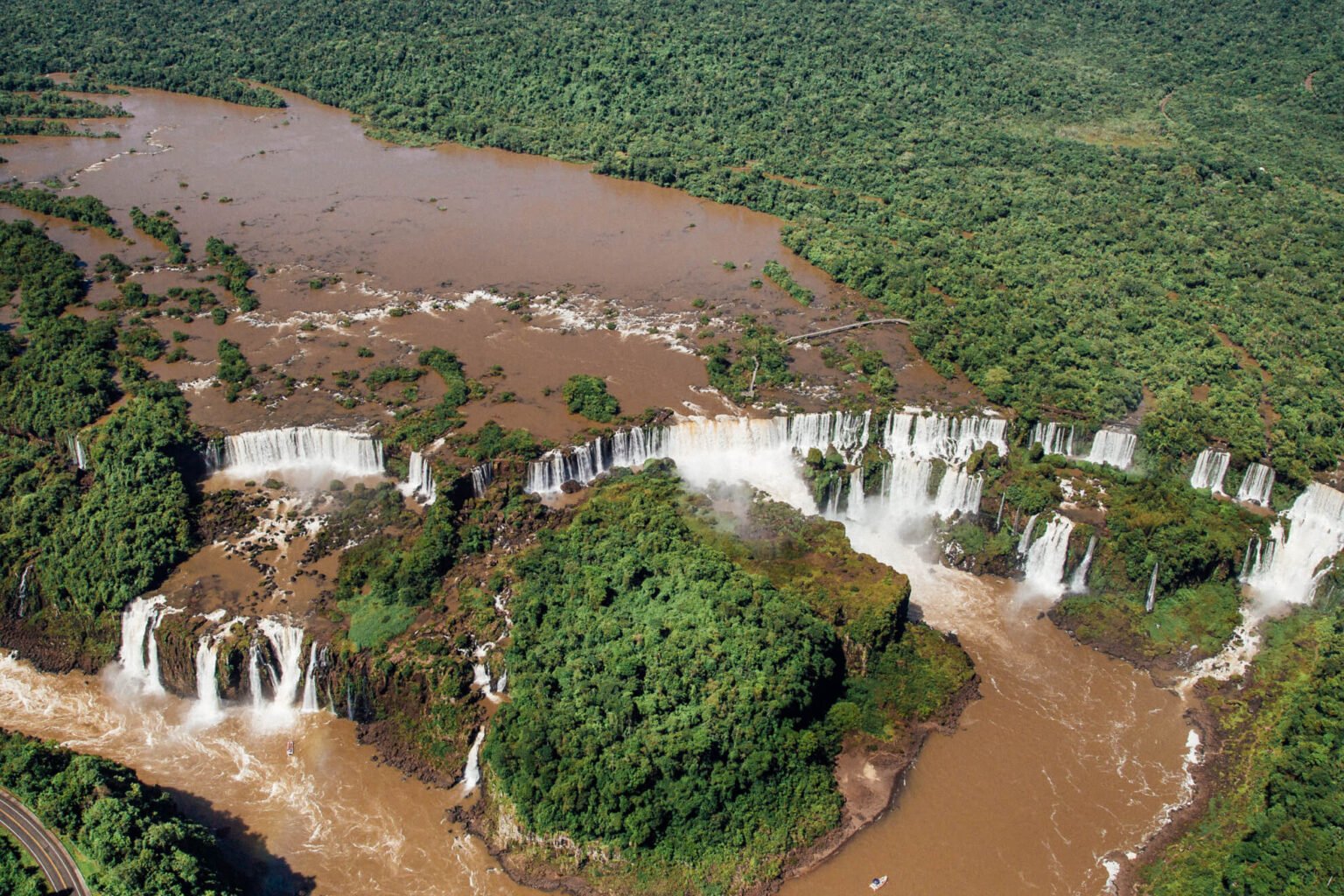 Cataratas do Iguaçu vista do passeio de helicóptero