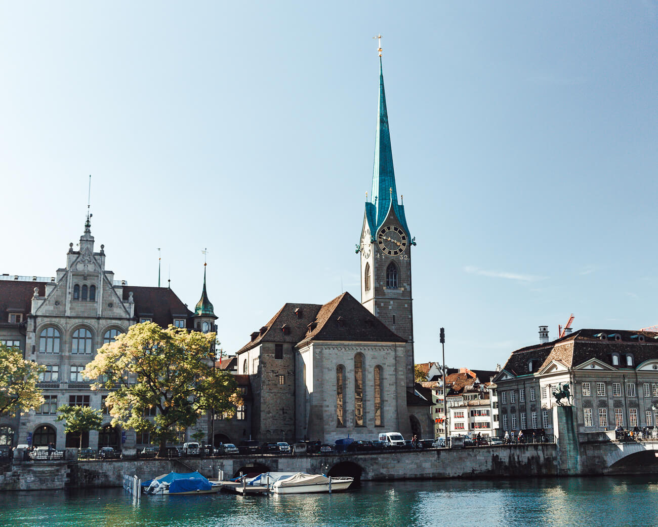 O que fazer em Zurique roteiro de um dia igreja de Fraumüster