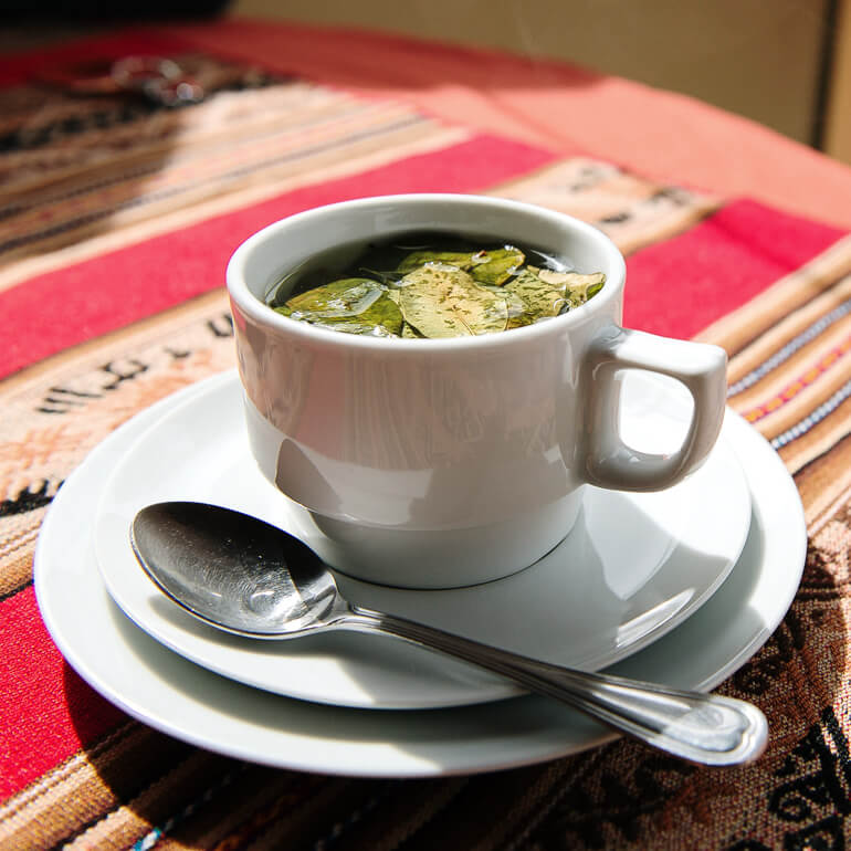 Bebida peruana - chá de coca (Bebida típica do Peru)