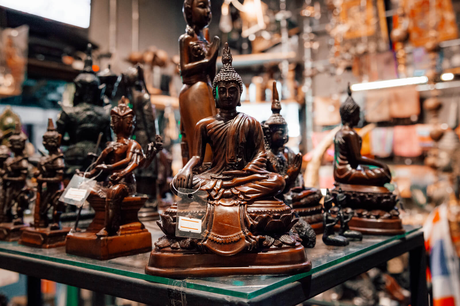 Imagens de Buda vendidas em Bangkok