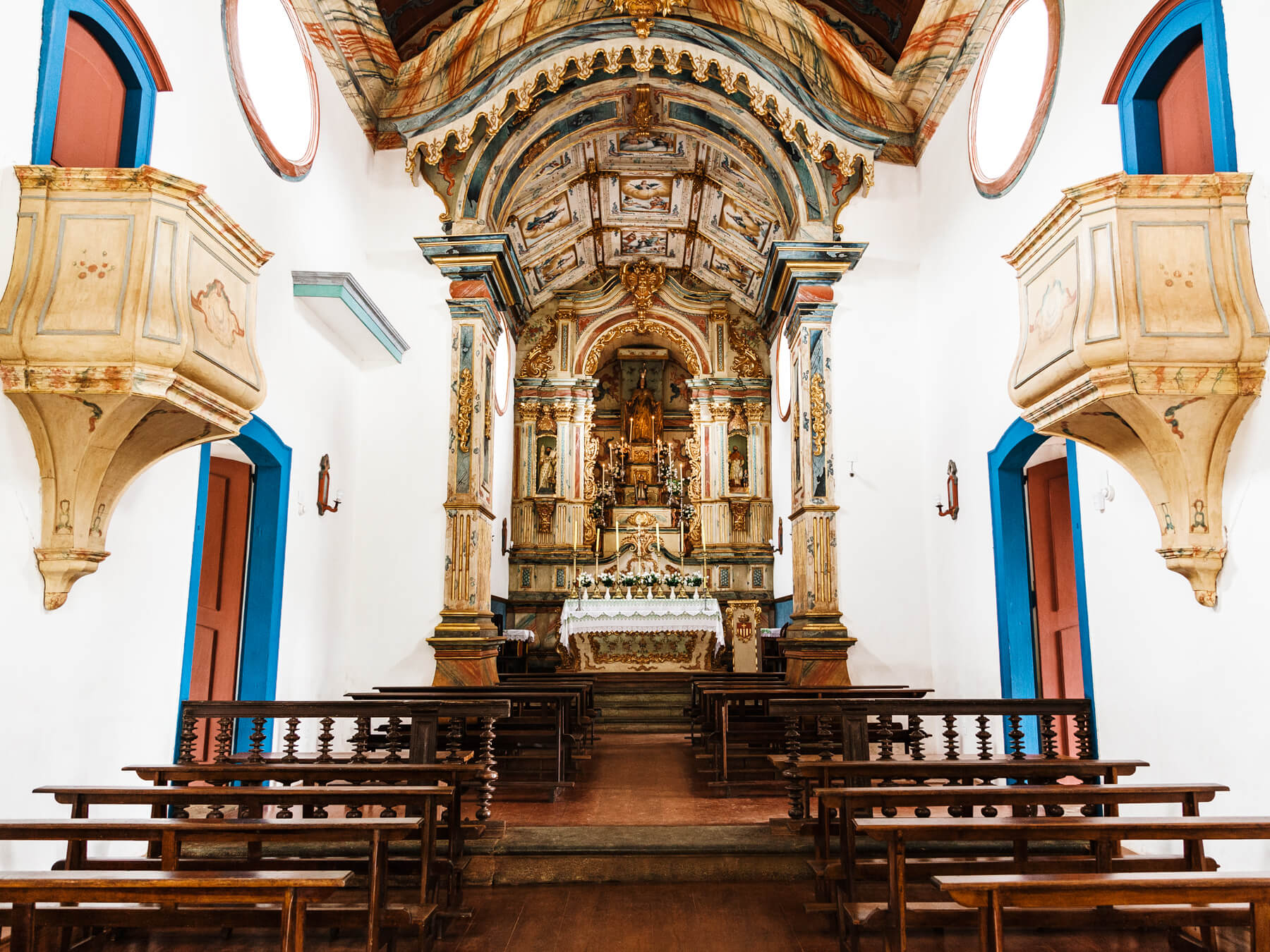 Tiradentes MG: Interior da Igreja Nossa Senhora das Mercês
