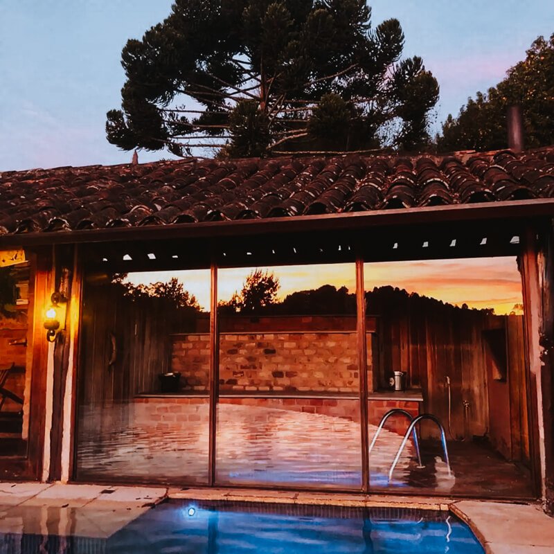 campos do jordão airbnb com piscina